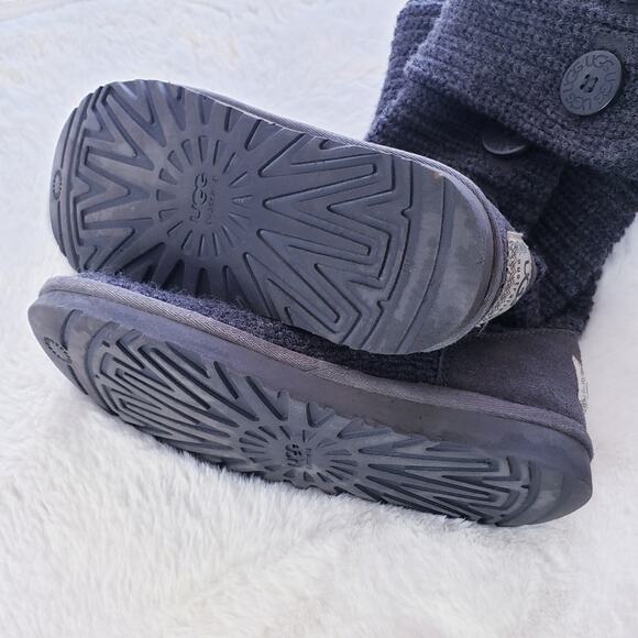 UGG Australia Classic Cardy Tall Knit Boot Dark Grey Oversized Button US 7 - Picture 8 of 10